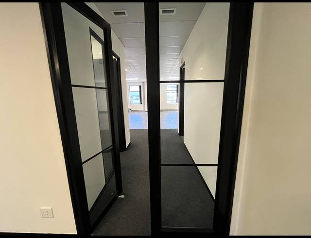 374M² OFFICE TO LET IN MILNERTON CENTRAL